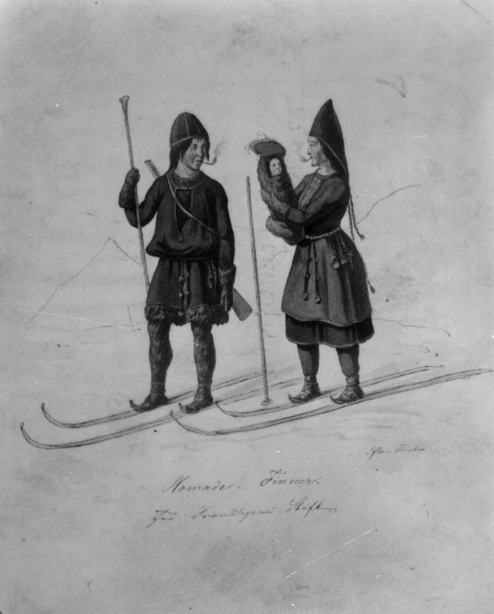 En mann og en kvinne på ski, kvinnen bærer et barn i komse. "Nomade Finner", Akvarell av Frich etter Flintoe. 