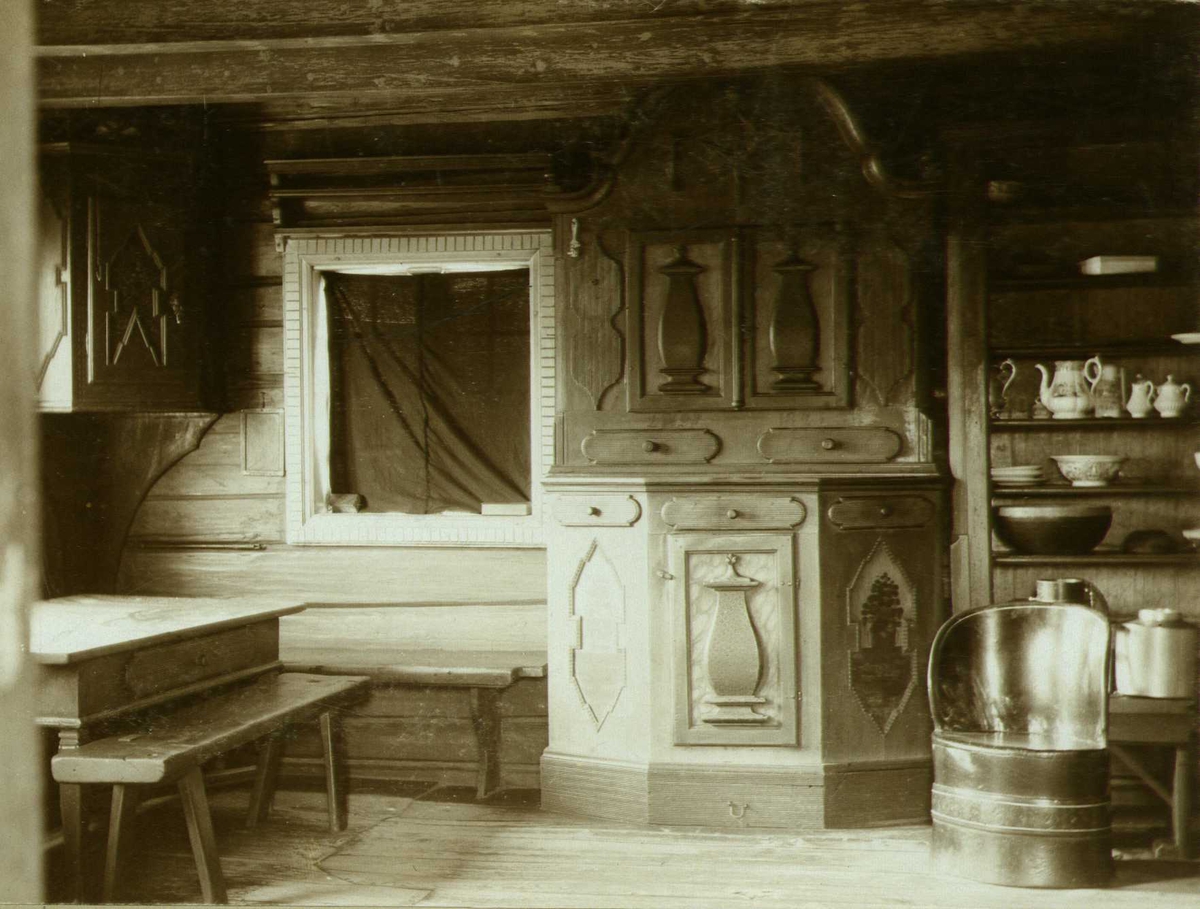 Interiør fra 1814, Svalastoga, Tinn Austbygd, Tinn, Telemark. Fotografert 1907.