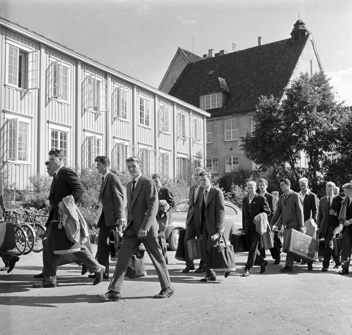 Serie. Nordisk juniorlandskamp i friidrett i Trondheim, Sør-Trøndelag.  Fotografert 1955.