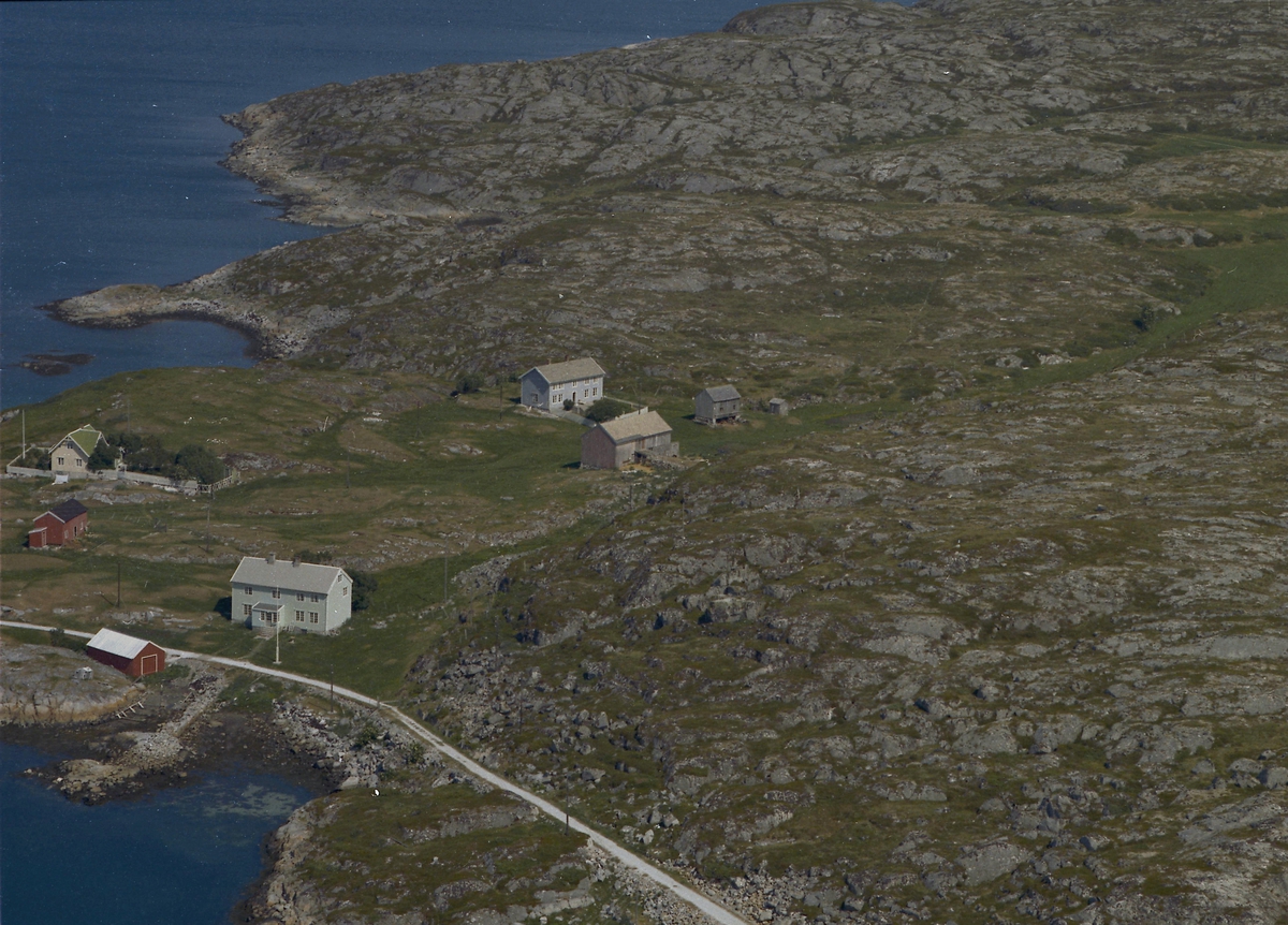 Eiendommer på Gjøssøya