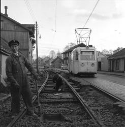Strømsveien, Oslo, 09.10.1956. Skinnearbeid. Boliger, arbeid