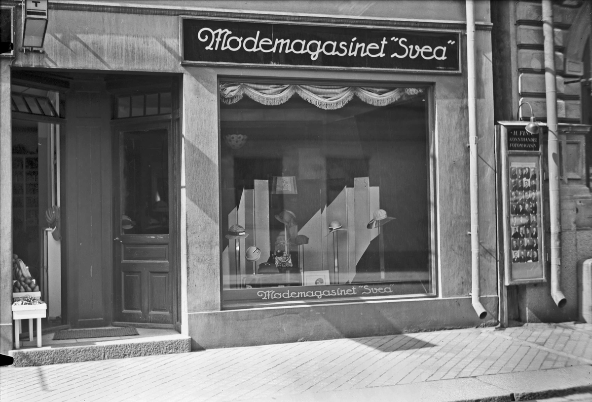 Skyltfönster - Modemagasinet Svea, Sysslomansgatan 10, Uppsala 1936