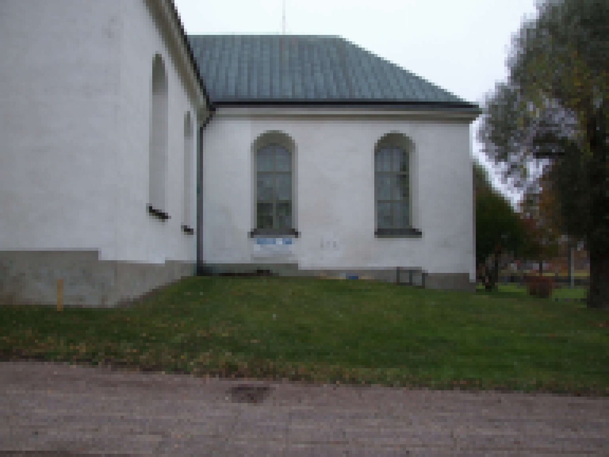 Arkeologisk schaktningsövervakning, Alunda kyrka, Alunda socken, Uppland 2009