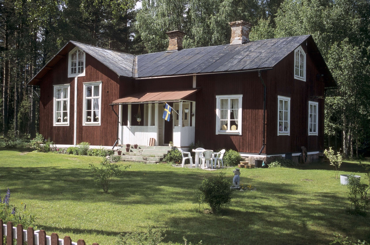 Fd skola, invigd 1891, Djupa, Tierps socken, Uppland 2000