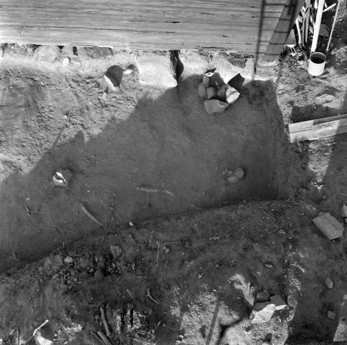 Arkeologisk undersökning, rensningslager 2, Prästgården 1:1, Gamla Uppsala 1972