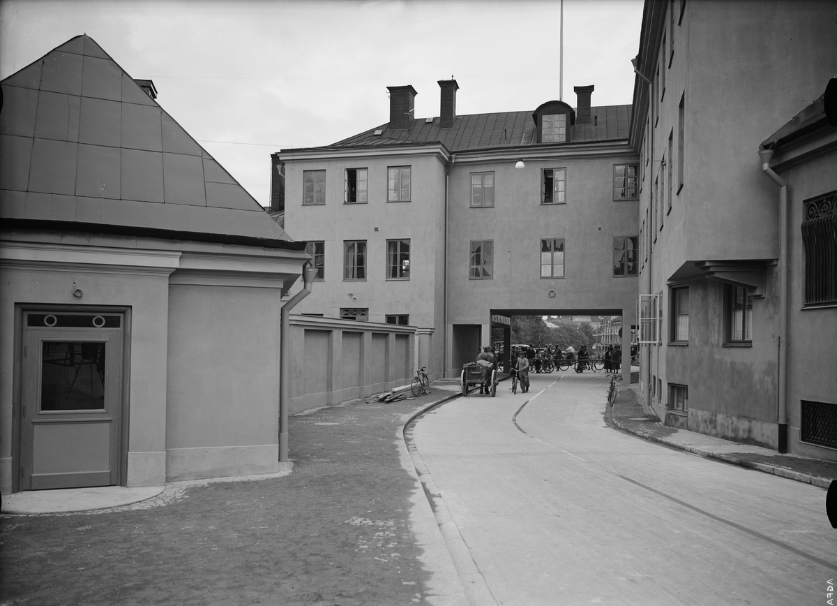 Gillbergska huset, kvarteret Holmen, Uppsala innan invigningen av Genomfarten i augusti 1935