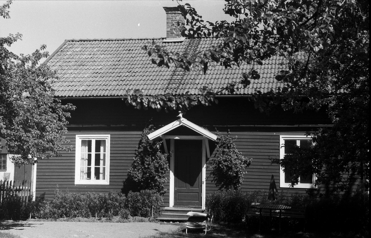 Brygghus och drängstuga, Drälinge 1:4, Björklinge socken, Uppland 1976