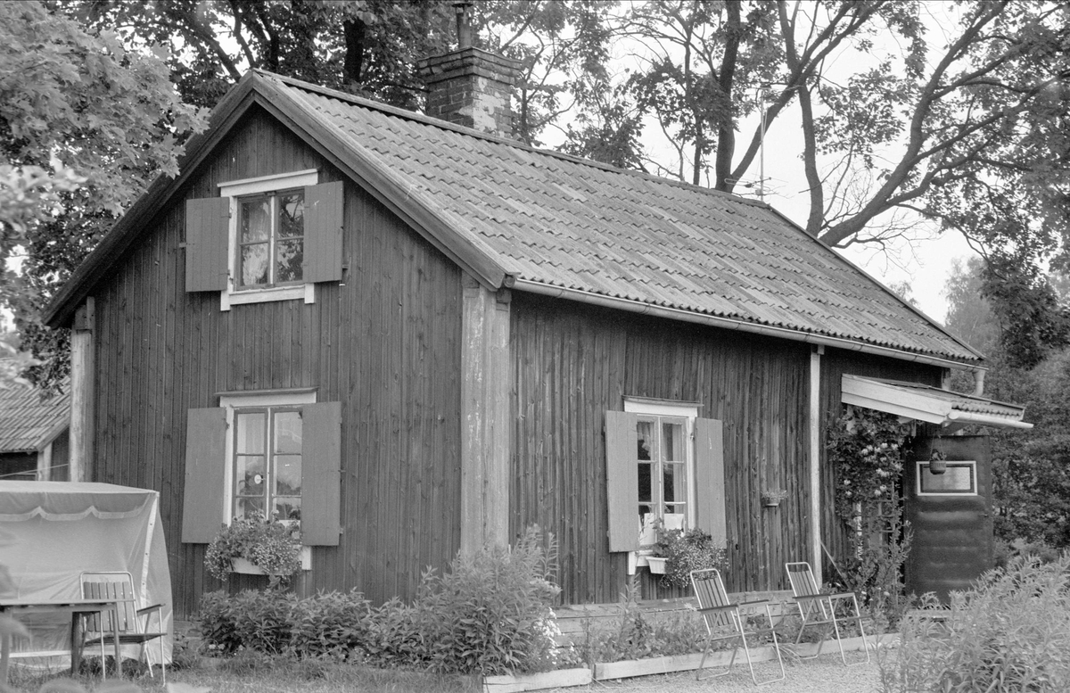 Enkelstuga, Lövsta 6:1, Bälinge socken, Uppland 1976