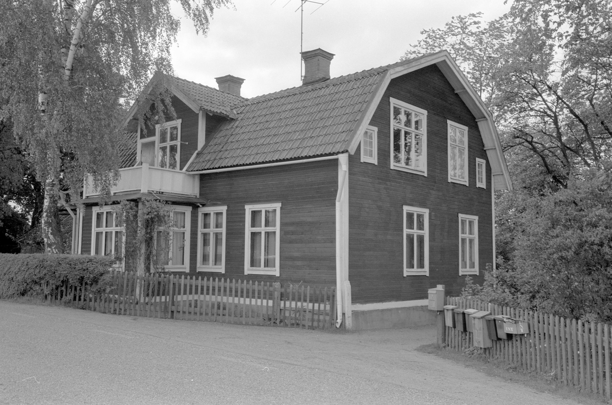 Bostadshus (före detta affär), Fullerö 23:11, Ekeby, Gamla Uppsala socken, Uppland 1977