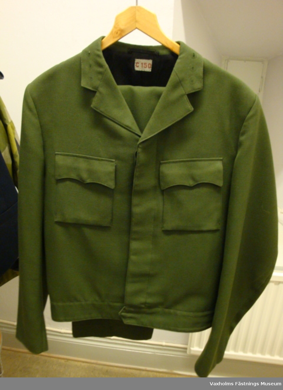 Uniform m/68 bestående av jacka samt byxor.