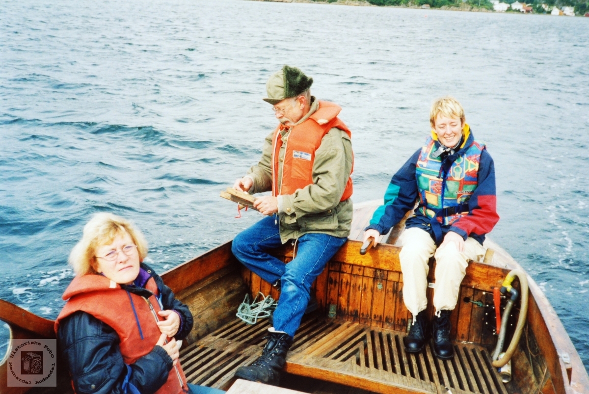 Familien Lian på fisketur. Audnedal.