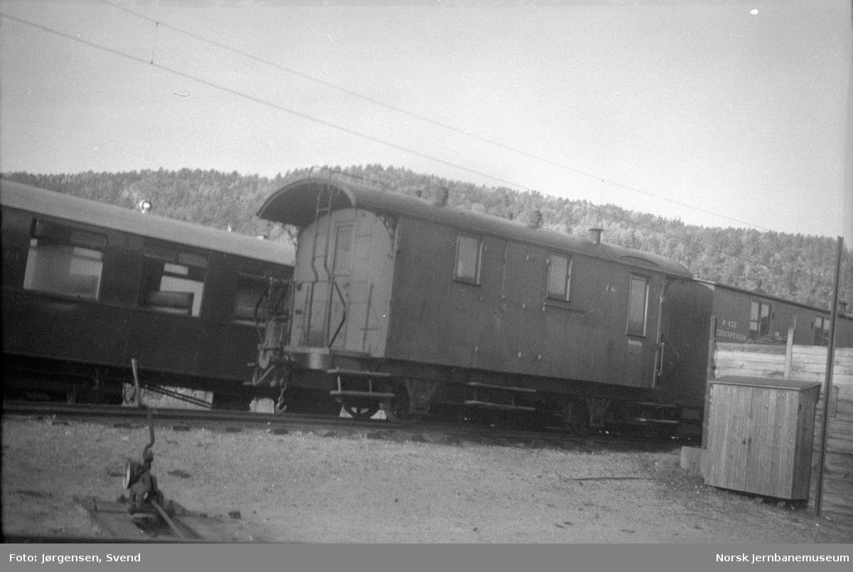 Konduktørvogn litra F nr. 41 på Grovane stasjon