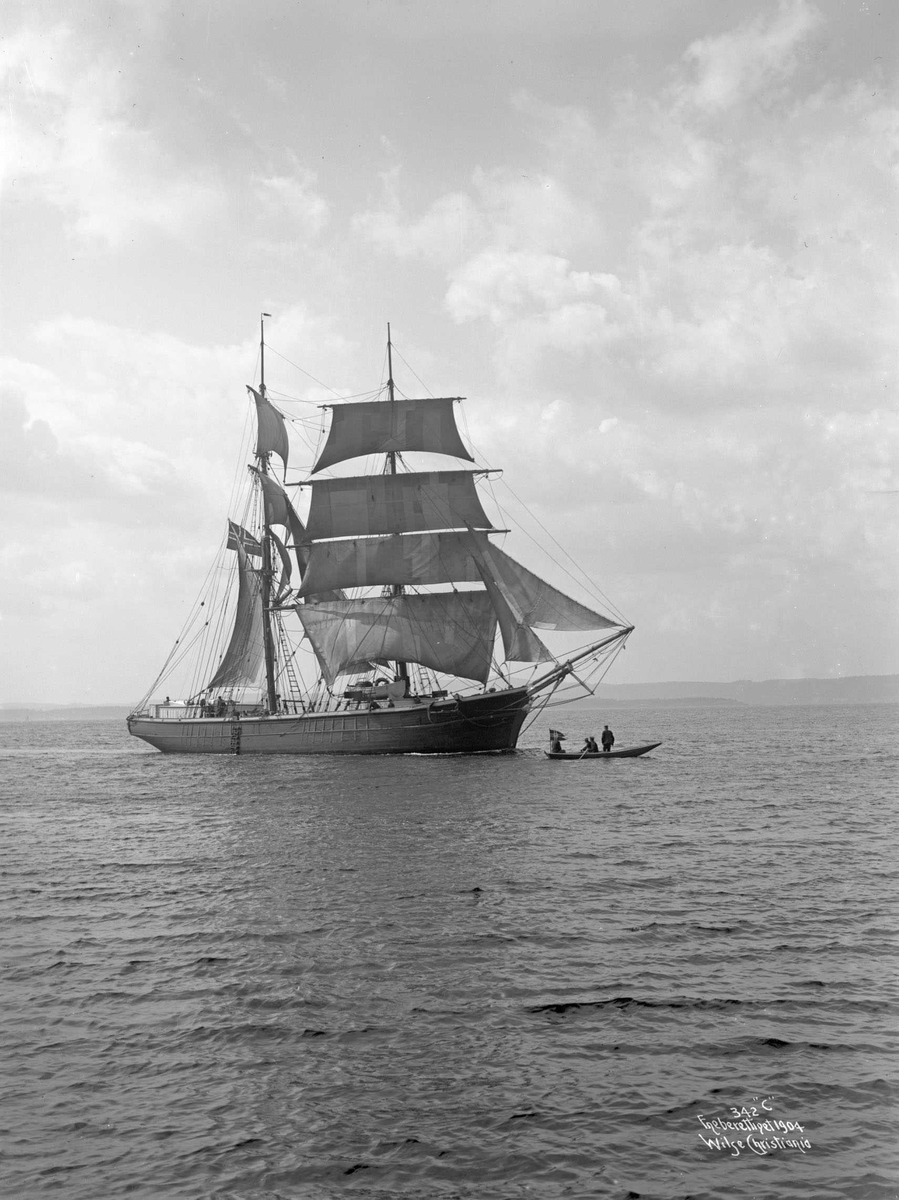 Fanø (b. 1878, Nordby, Fanø), brigg, tollboden kommer ombord