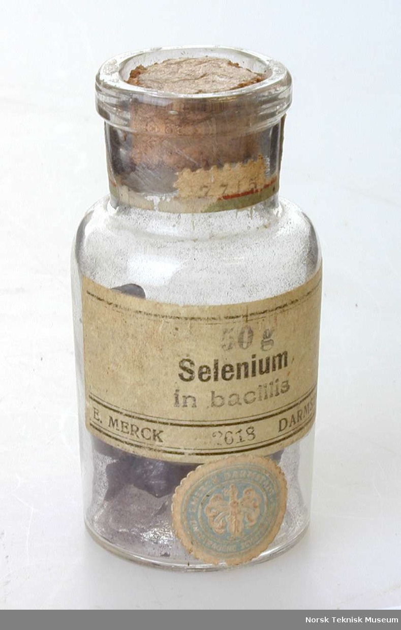 Flaske med Selenium brukt til fjernsynsforsøk.