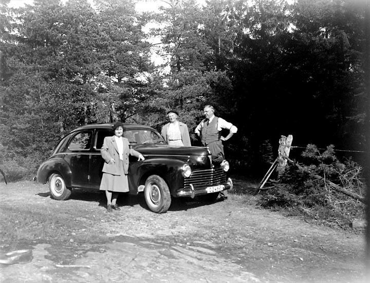 "Med Agnes på bilutfärd 1950."