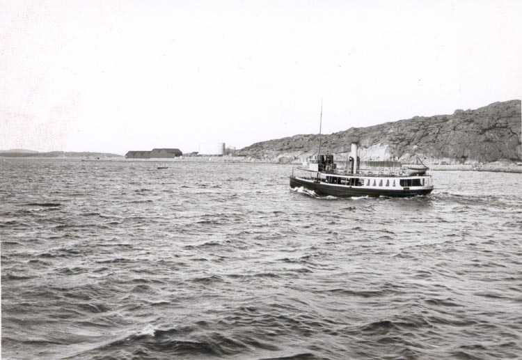Noterat på kortet: "Ångf. Svanen (Elfsborgsfjorden) 23.6.1902. A.G.A. Anderssons samt. A m 165. Kungl. bibl.".