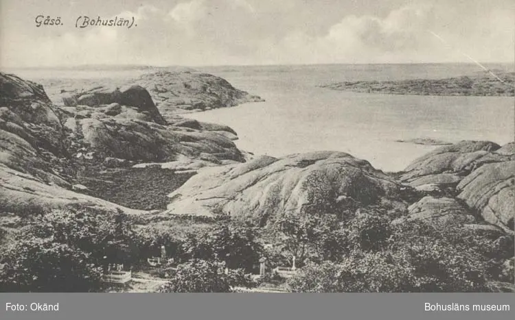 Tryckt text på kortet: "Gåsö. (Bohuslän)."
"Förlag: Erika Olsson, Gåsö. Nr. 18960."