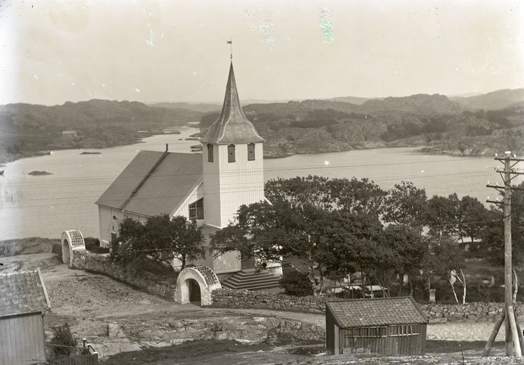 Enligt text som medföljde bilden: "Fiskebäckskils kyrka."
