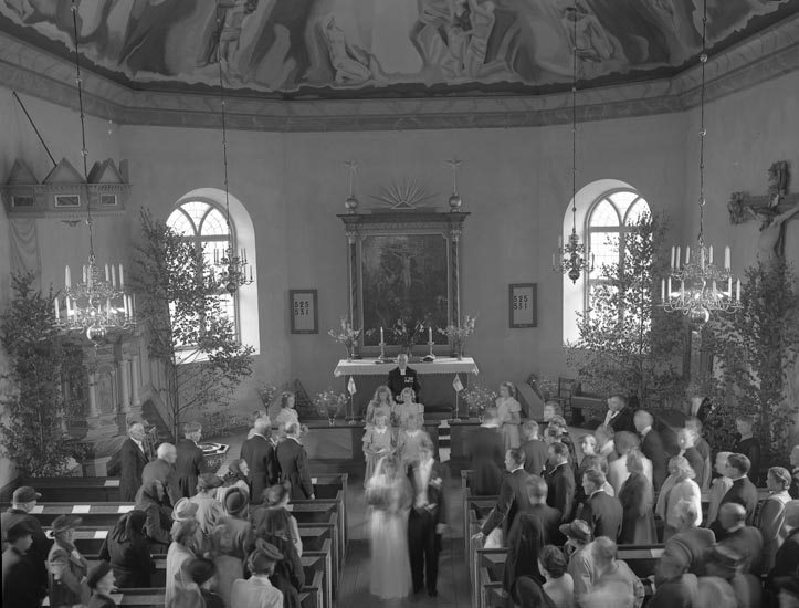 Text som medföljde bilden: "1948. No 12. Kyrkbröllop Olof Norborg, Foss."

Uppgifter från Munkedals HBF: "Carl Norborg".