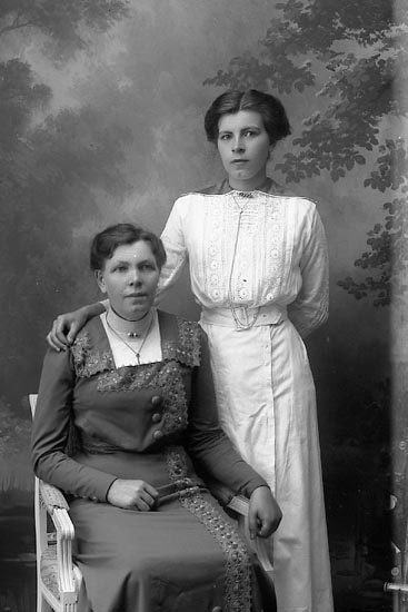 Enligt fotografens journal Lyckorna 1909-1918: "Wagner, Anna Lyckorna".