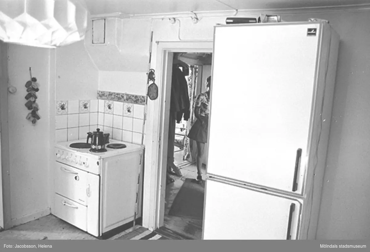 Kök i "Travans" bostadshus på Roten M 37 i Mölndals Kvarnby, 1972.