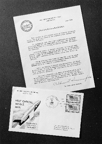 Förstadags brev befordrat med raket, stämplat USS Barbero, Jun 8
9.30am 1959 (SSG.317).