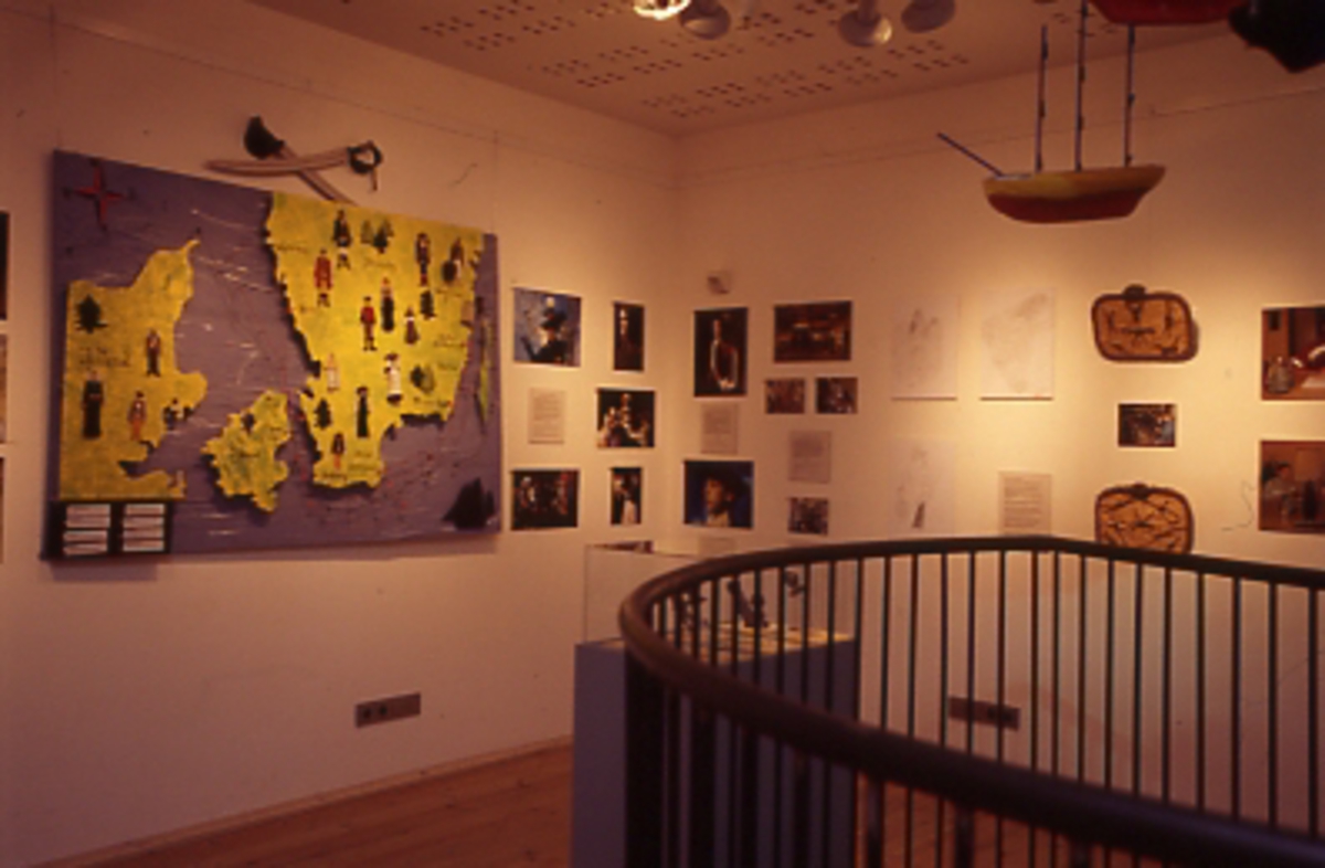 utställningen "bakom kulisserna" gjord av Sunnadalskolans elever och marinmuseum