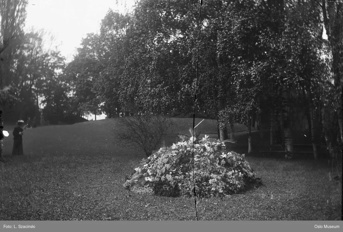 Vår Frelsers gravlund, æreskirkegården, Henrik Ibsens grav