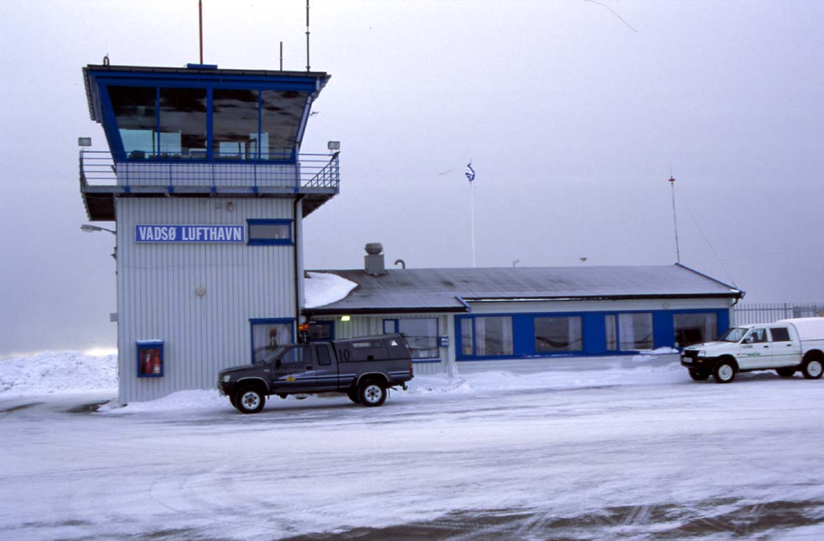 Lufthavn, flyplassbygning med flytånet.
