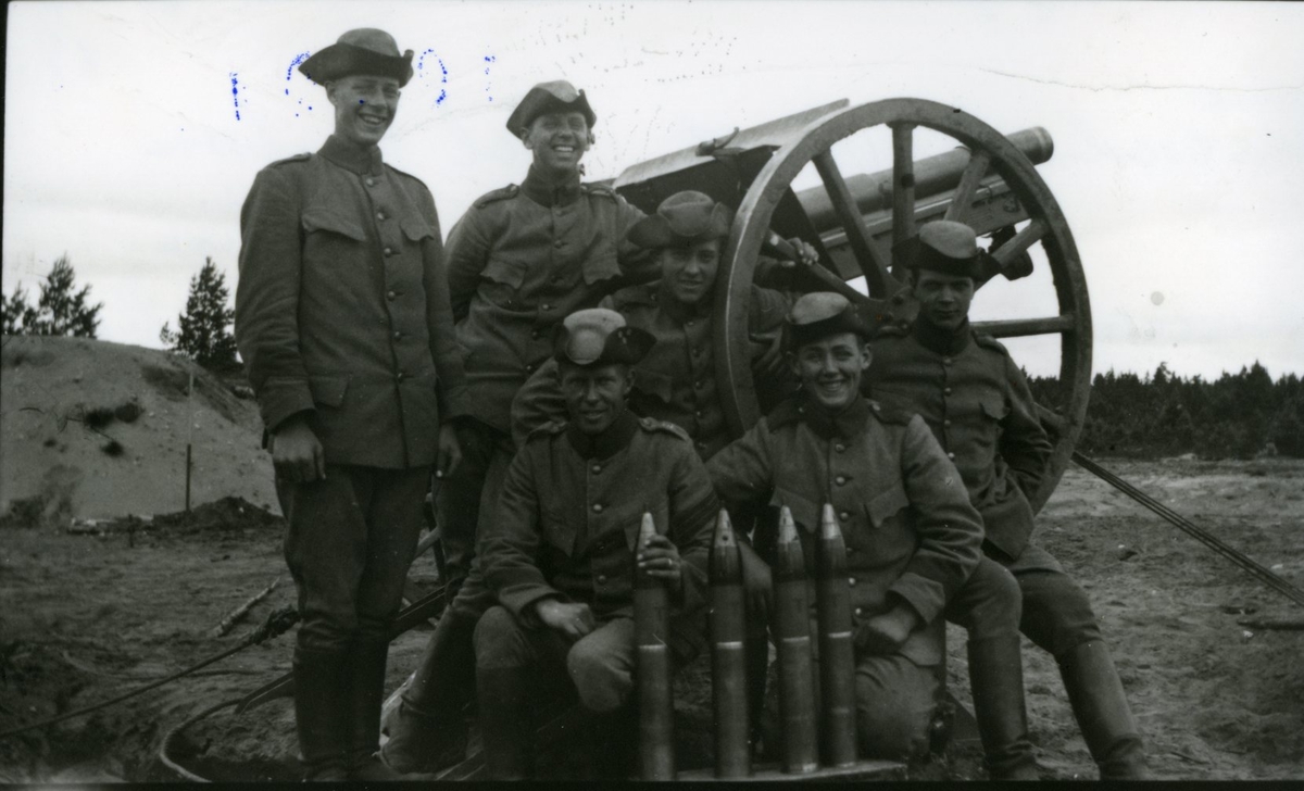 Kanon m/1902. 7,5 cm. Skjutning med övergrader, bockar.