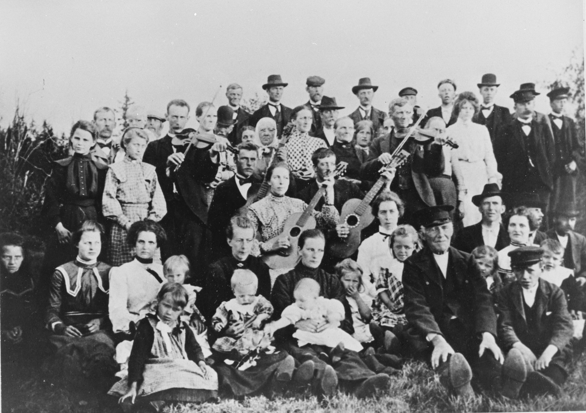 Misjonsstevne i Mellomsaga i Rausjø 1904
