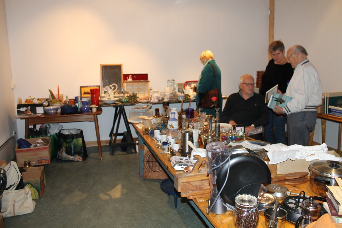 26.10.2014 var Bokdag på Berg-Kragerø Museum. Over 75 personer handlet både bøker, lopper og vafler. Et vellykket arrangement for Bergs venner.