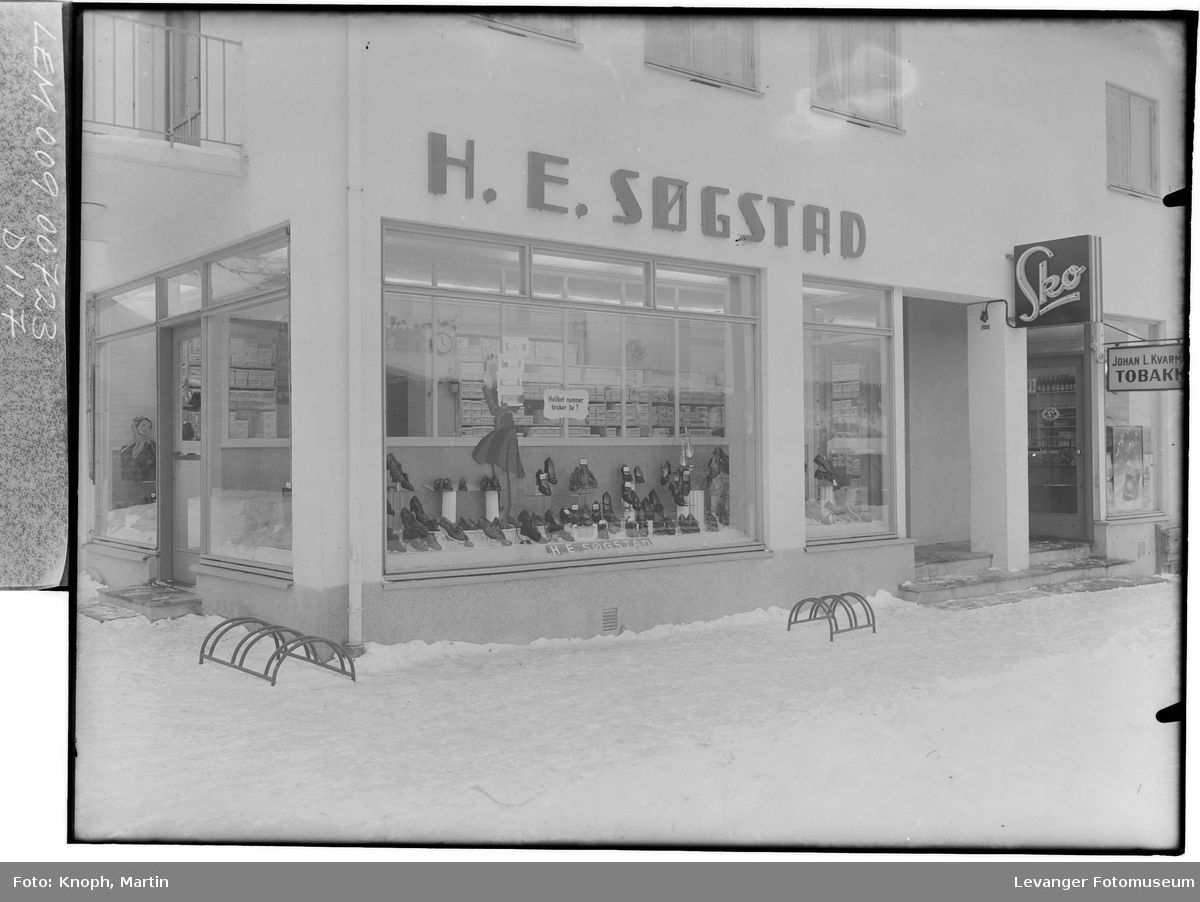 H.E. Søgstads skobutikk på Steinkjer  II
