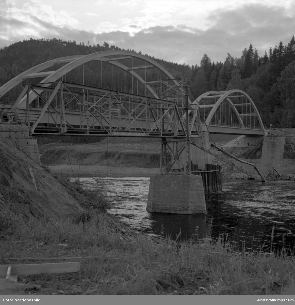 Gamla bron över Indalsälven i Liden.