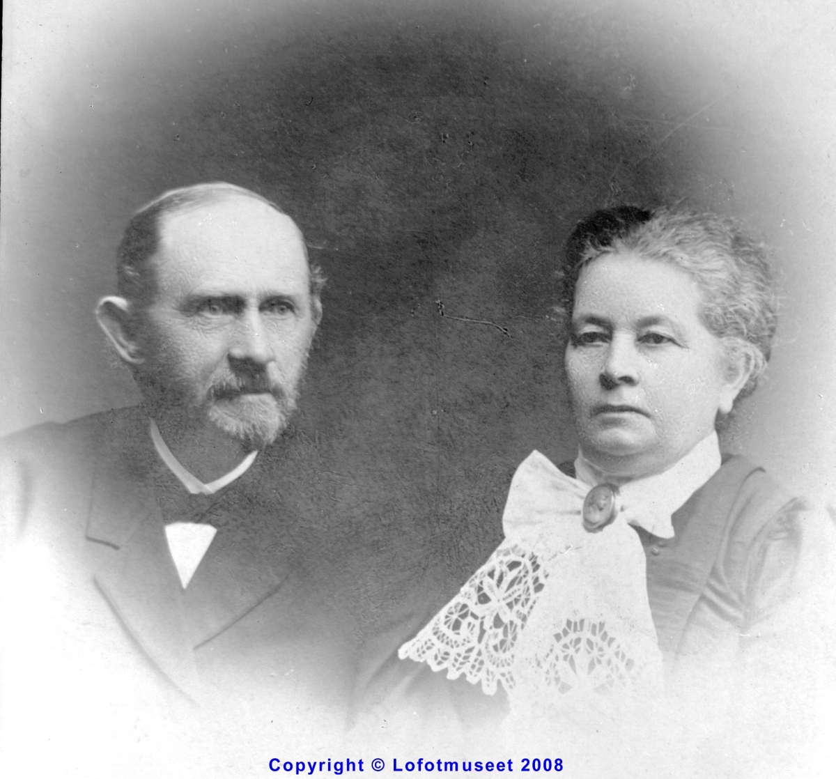 Repro ateljebilde av eektepar ca 1900-1910. Georg Ludvig Størmer & hustru. bestiller Arne Størmer.