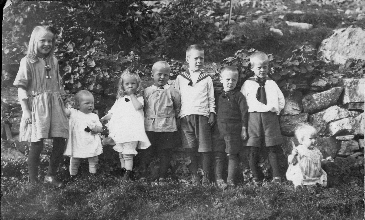 Barn av Arne Ellingsen og Andrea Munch Ellingsen, og av Dag og Lovise Ellingsen, Sigerfjord i Sortland,.