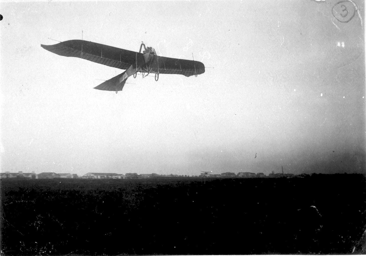 Ett fly i lufta, Rumpler "Taube". 