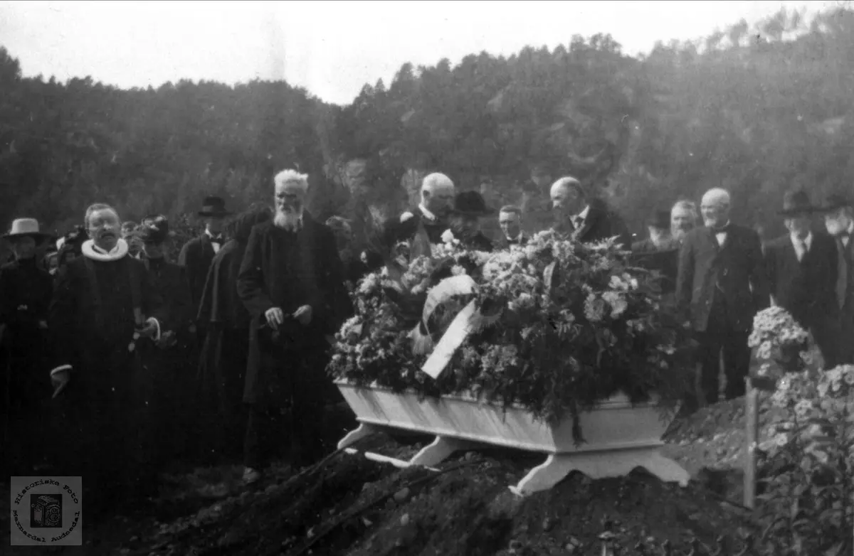 Begravelse på Skjævesland