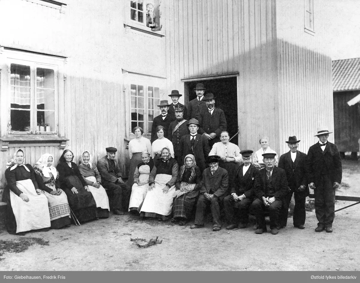 Råde fattiggård, 1914. Personene er ukjente.