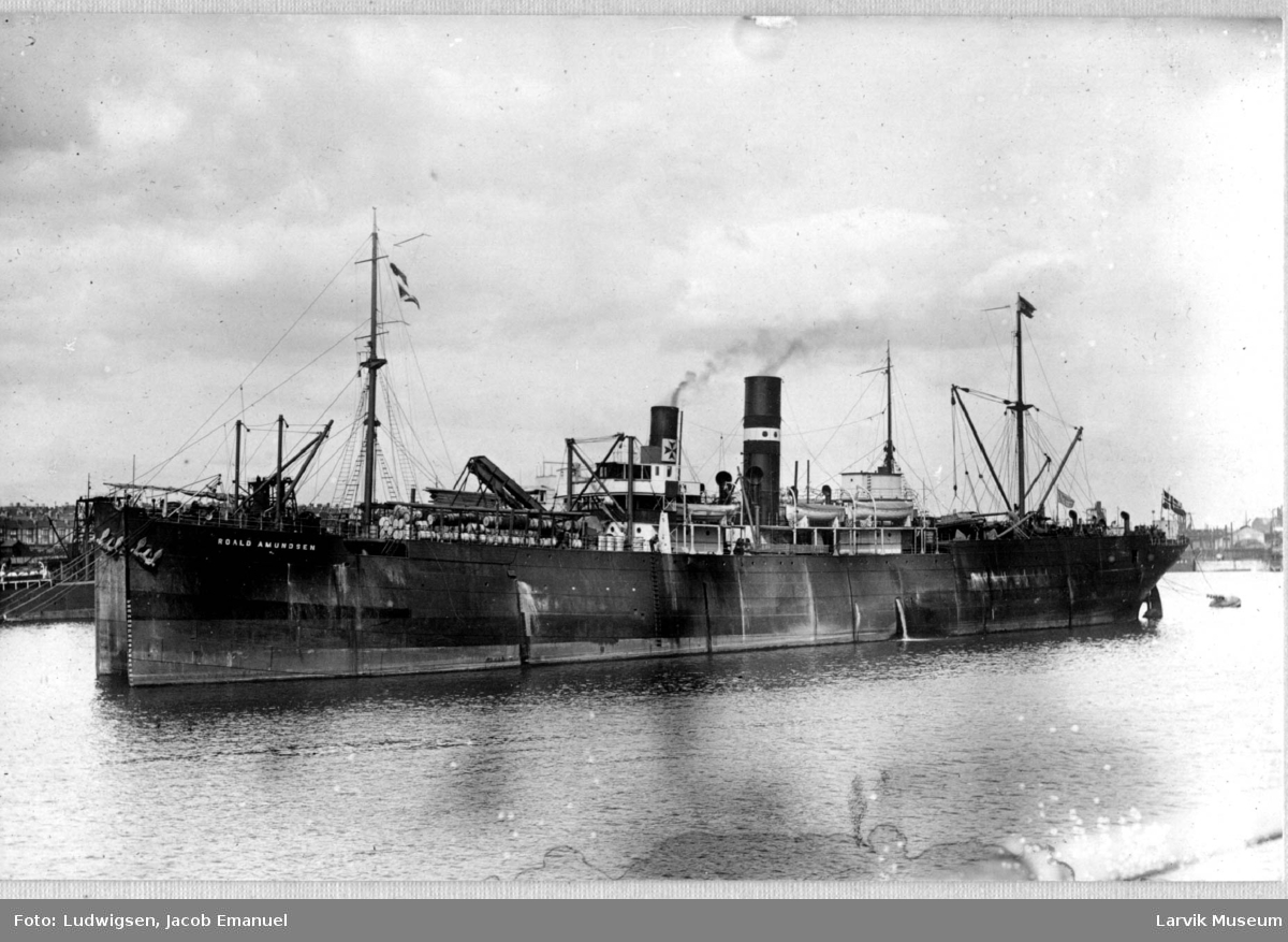 Dampskip, DS/Flk "Roald Amundsen"