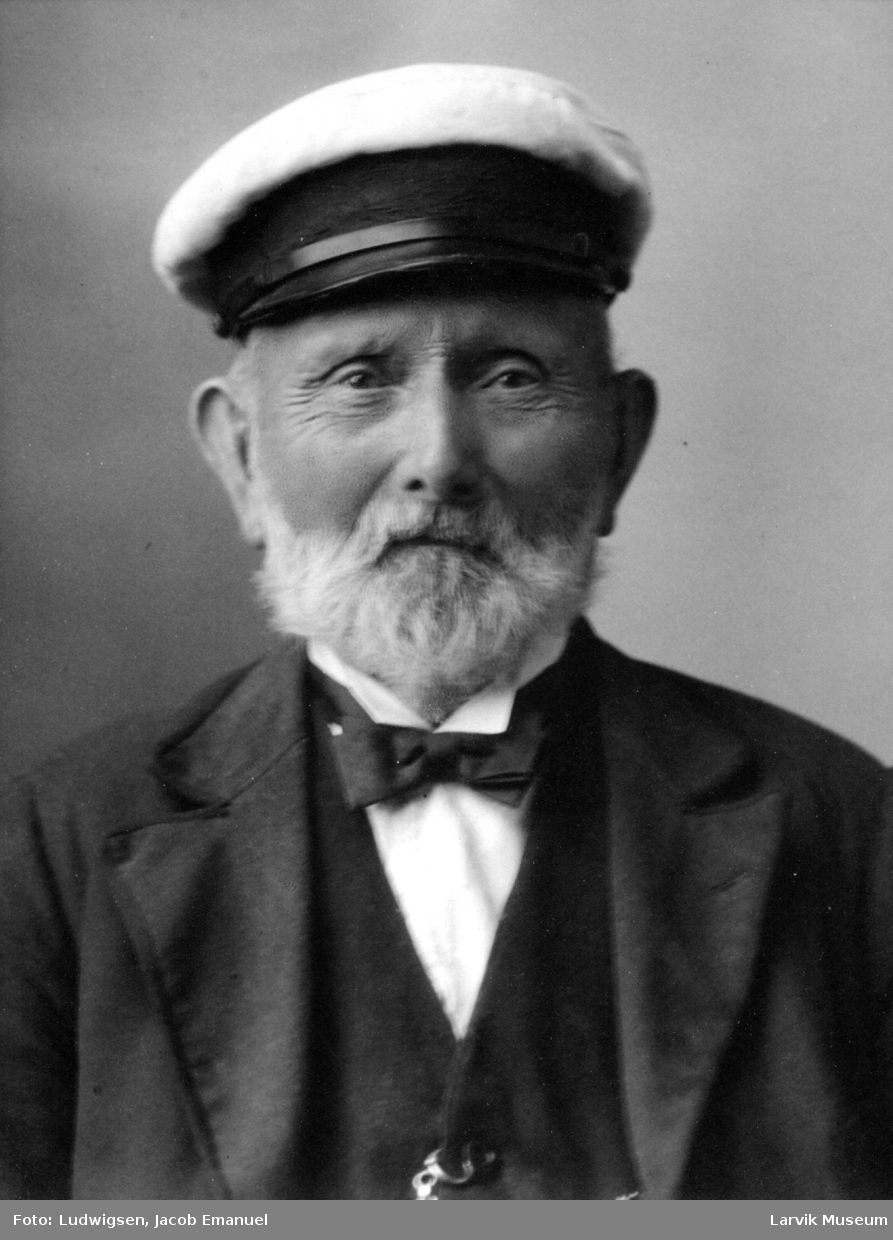 portrett, skipsbygger E. Eriksen