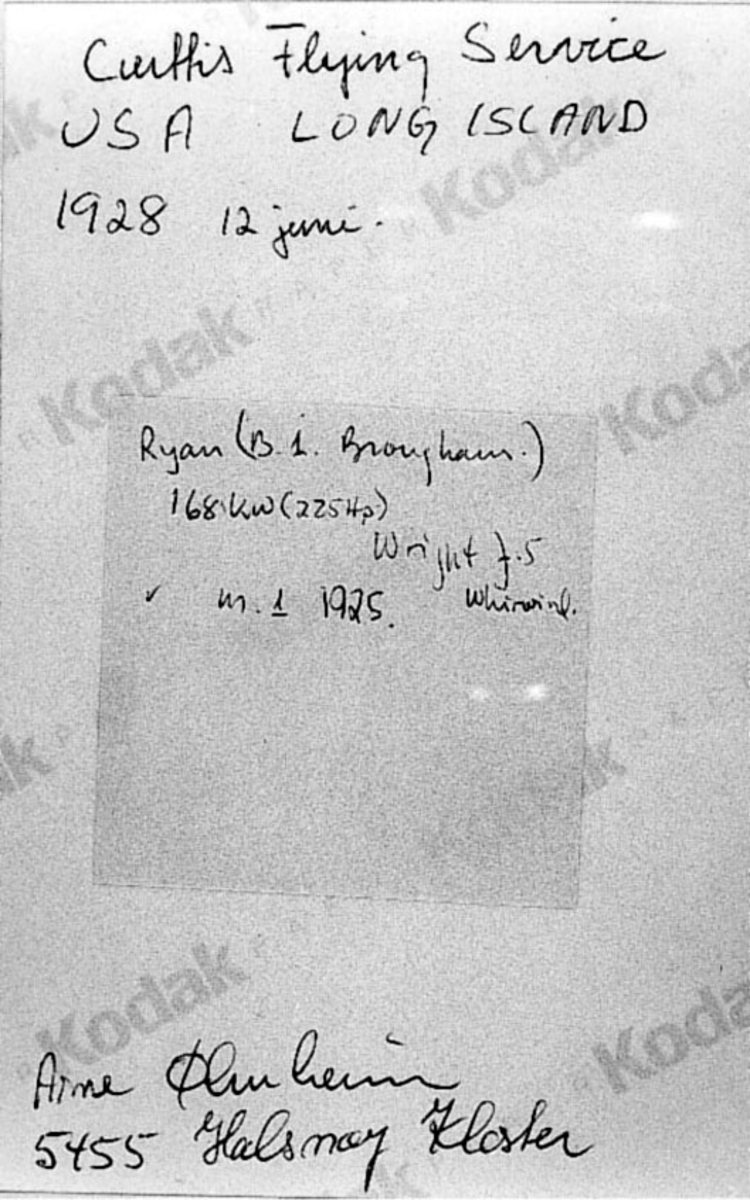 Håndskrevet tekst. "Curtis Flying Service USA LONG ISLAND 1928 12 juni" ......  Arne Ølmhein? 5455 Halsnøy Kloster.