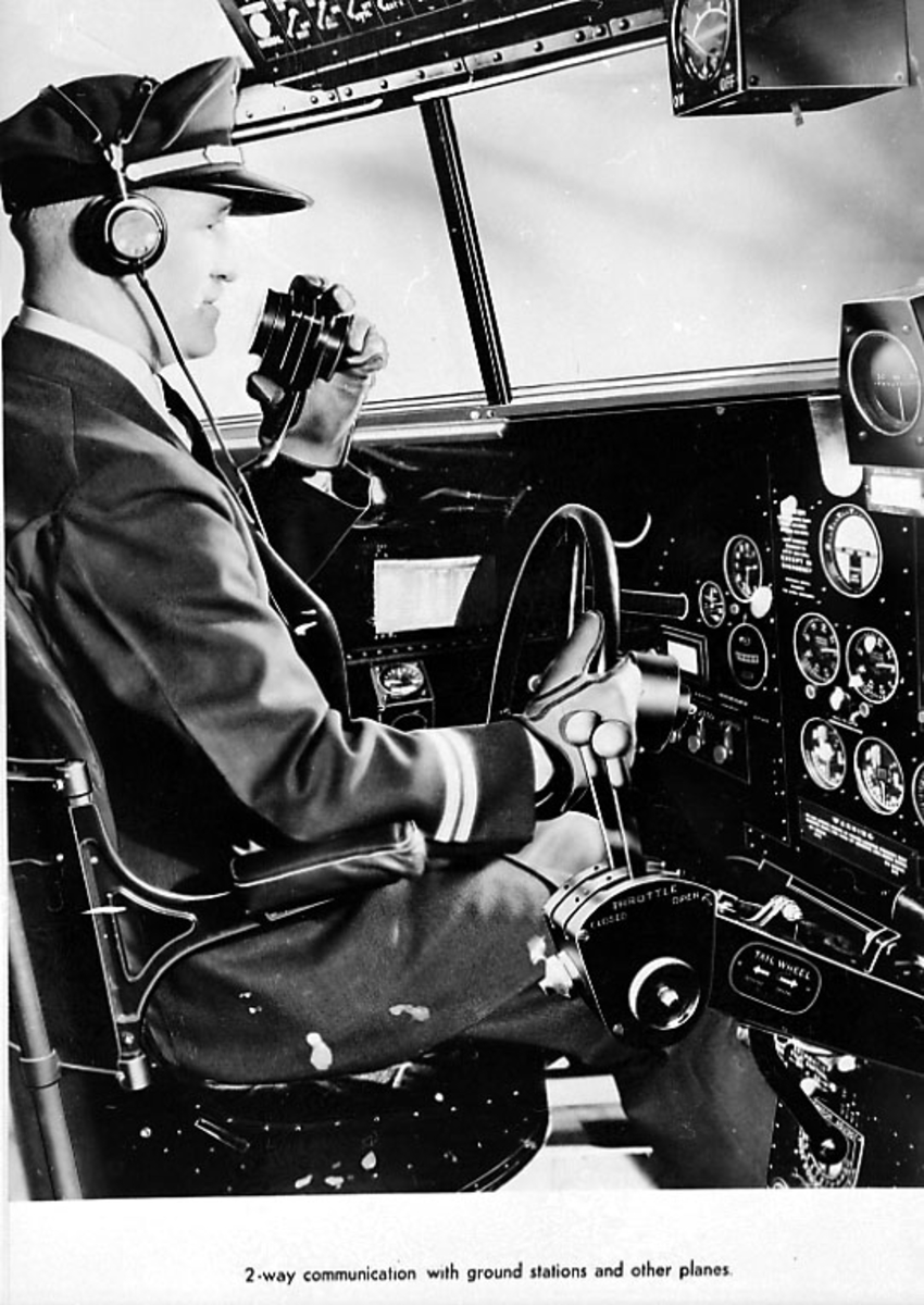 Div. reklame og opplysninger om TWA - illustrert med bilder, skisser og tekst. Pilot i cockpit - kommuniserer.
