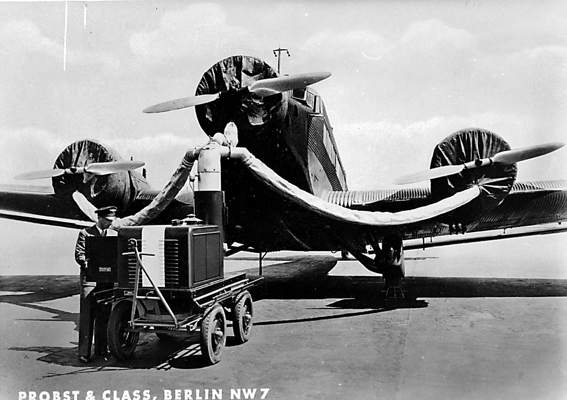 Lufthavn. 1 fly på bakken Junkers Ju 52/3m