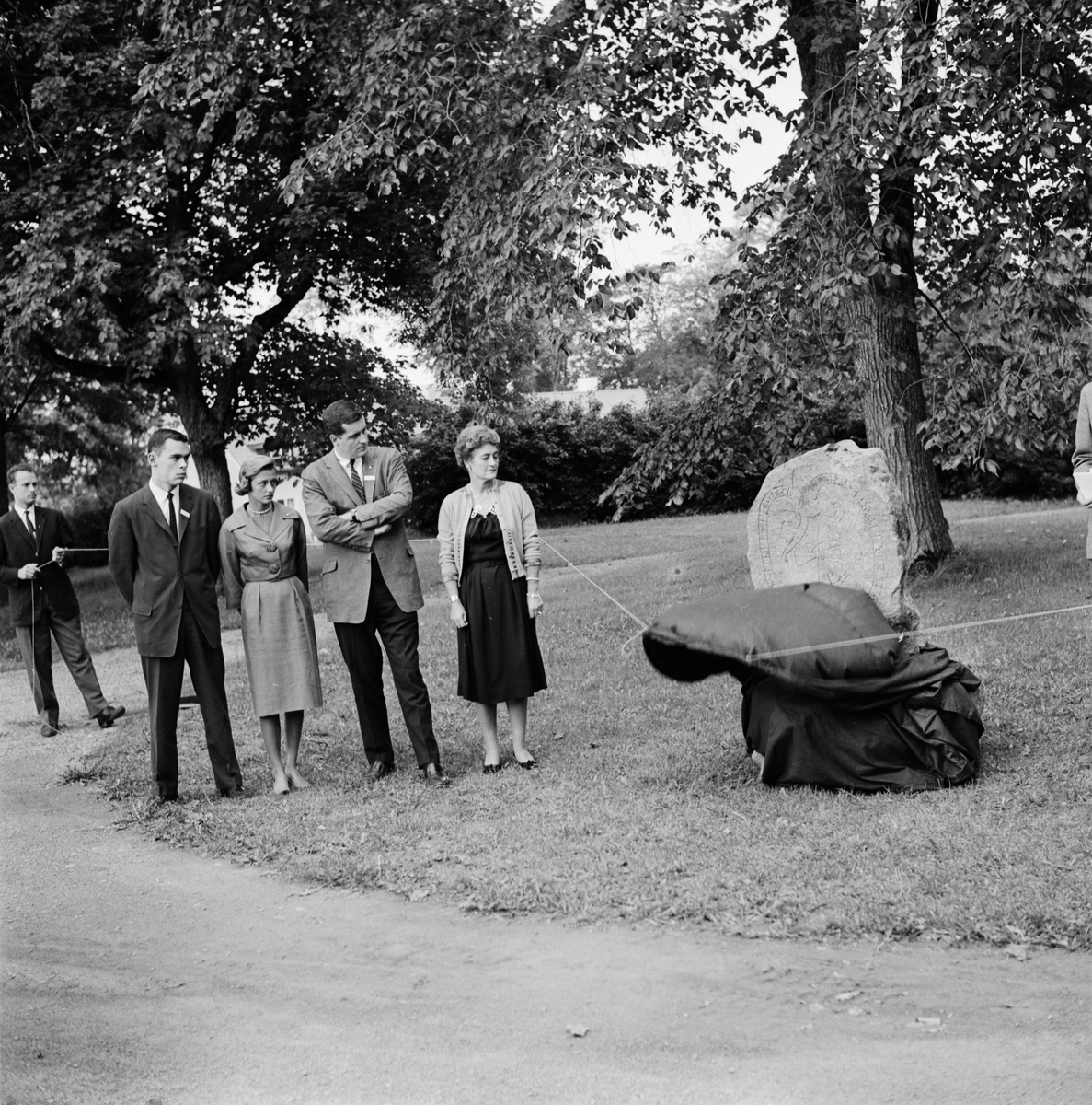 Studentliv - skandinaviska studenter skänker runsten till USA, Uppsala 1960