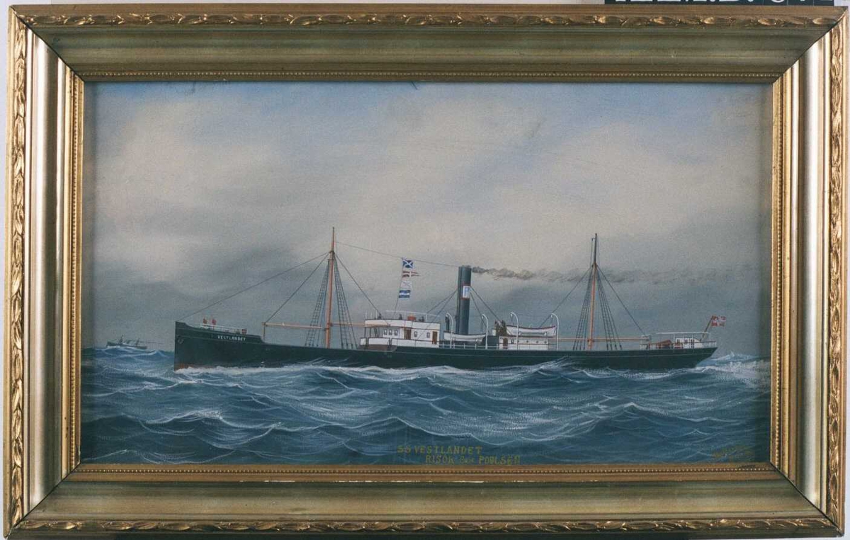 Dampskip  S/S. Vestlandet, Risør, 1894. Båten sett fra babord side, fyller nesten hele bildets lengde,  en dampbåt sees i bakgr. helt tv.