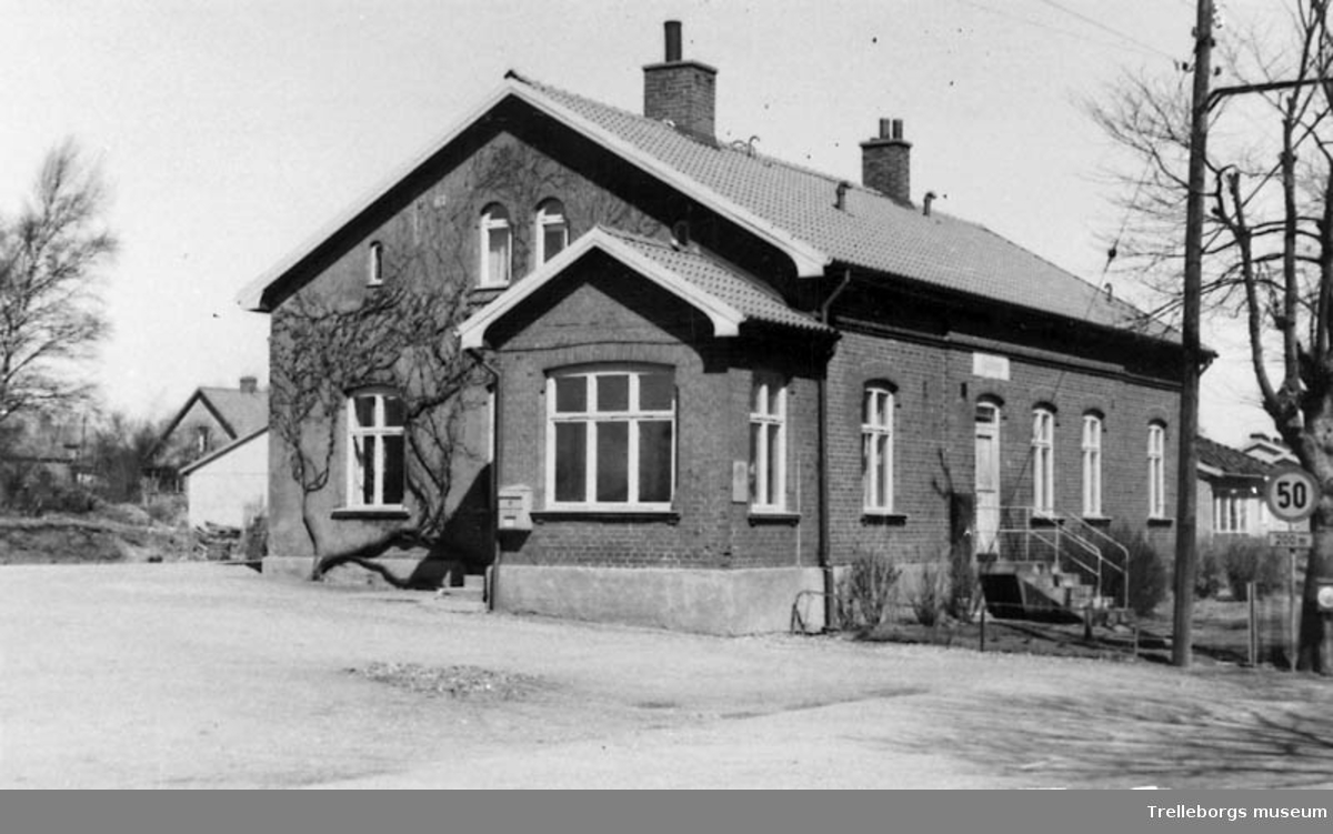 Station Smygehamn (Östratorp). Börringe-Östratorps järnväg.Stationshuset efter banans rivning.