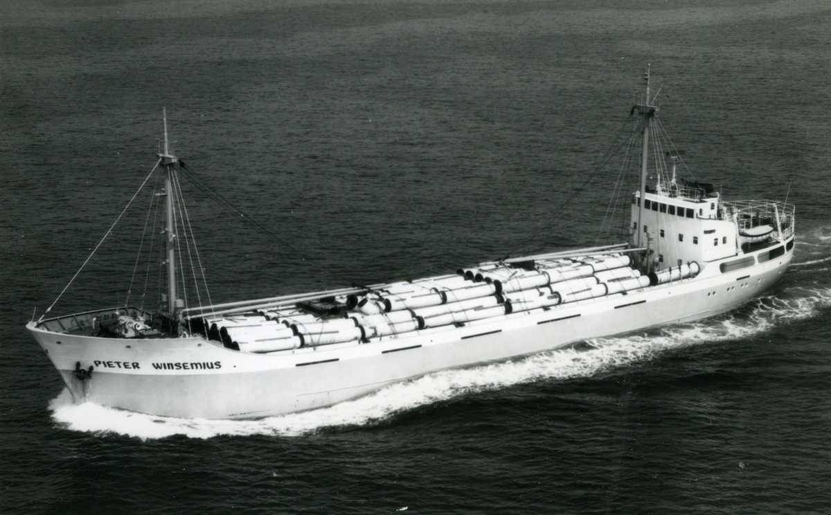 Ägare:/1961-68/: N.V. Scheepvaart Mij. Pitrias. Hemort: Paramaribo.