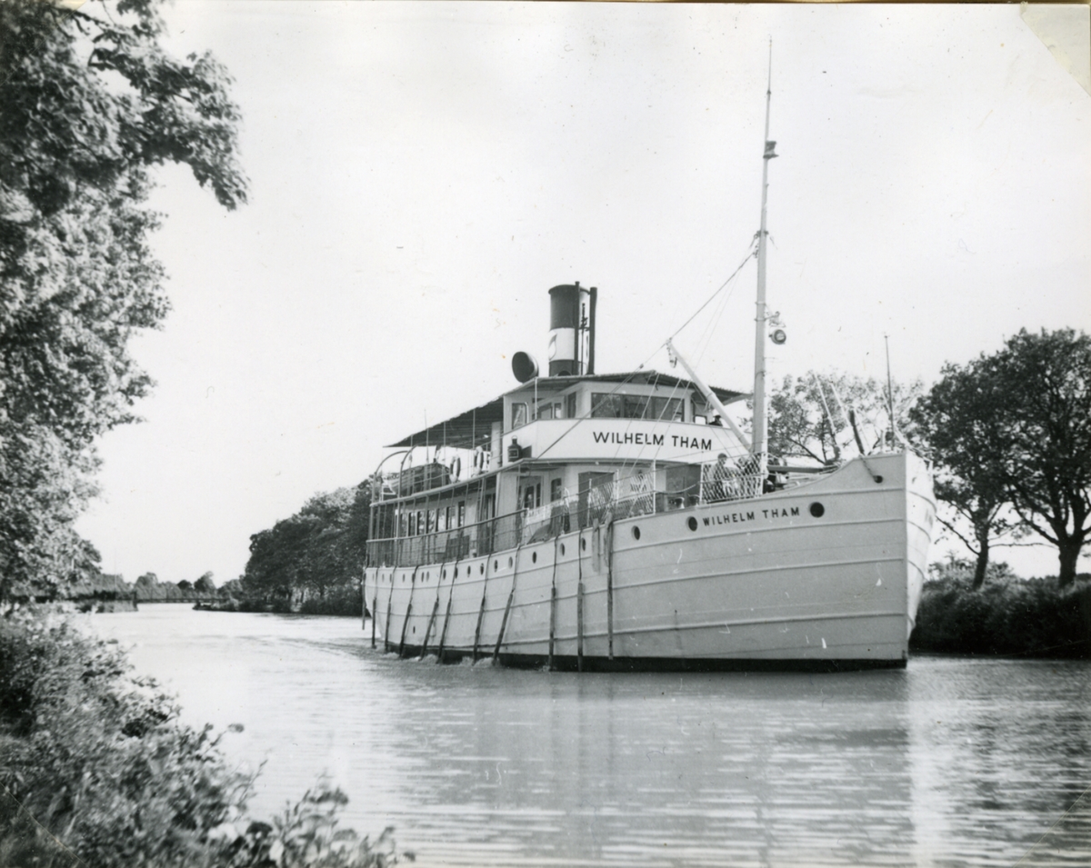 Fotodatum 21/7 1952. Fartyget vid Rotklinten nära Töreboda.