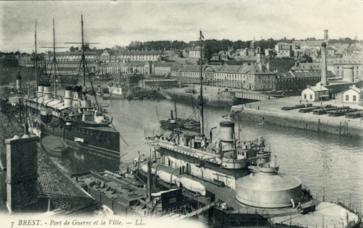 7 Brest.-Port de Guerre et la Ville.-LL